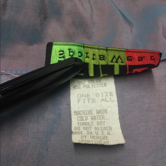 ❌SOLD❌ 80s SURF STYLE WINDBREAKER COLOR CHANGING - Picture 5 of 8